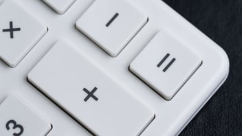 Pros and Cons of DIYing Your Business's Finances